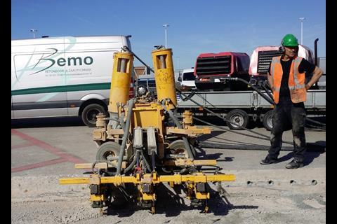 E-Z Drills produced about 180,000 holes during the Massvlakte 2 shipping terminals construction